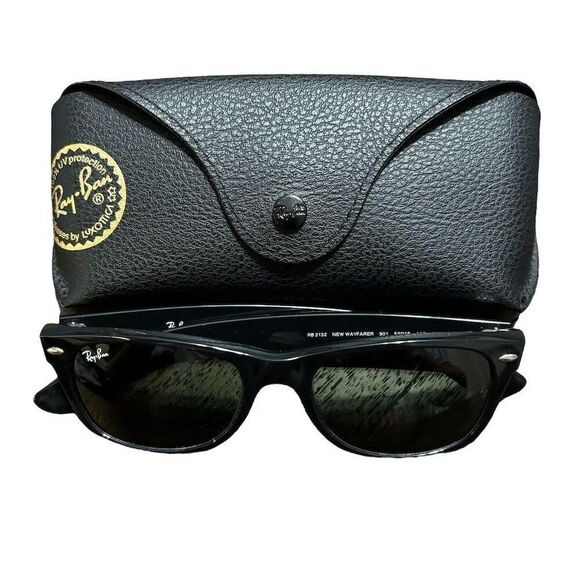 Ray-Ban Men's New Wayfarer Sunglasses Black Frame Polarized Lens - Picture 1 of 10
